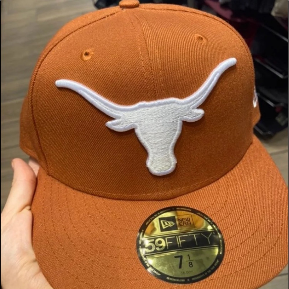 Ut fitted hat